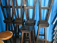 9 houten barkrukken - afbeelding 1 van  5