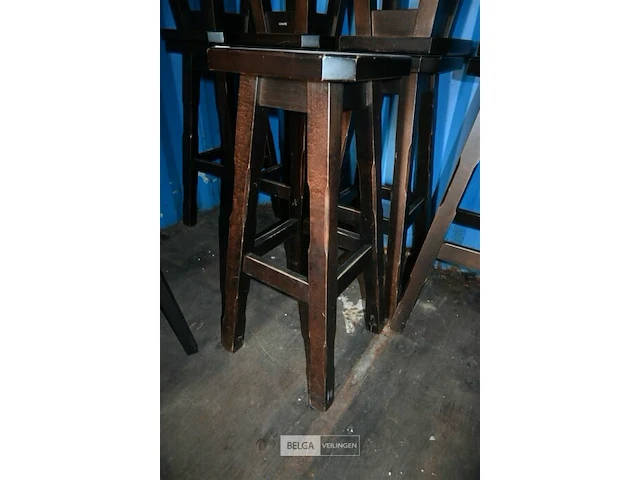 9 houten barkrukken - afbeelding 2 van  5