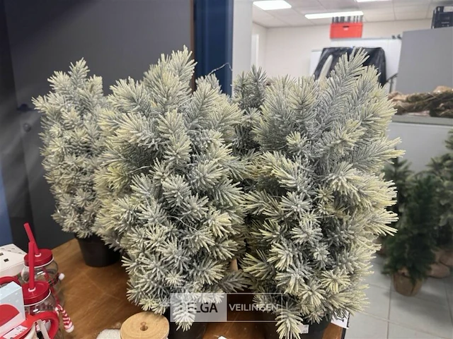 9 kerstboompjes ± h 45cm - afbeelding 4 van  4