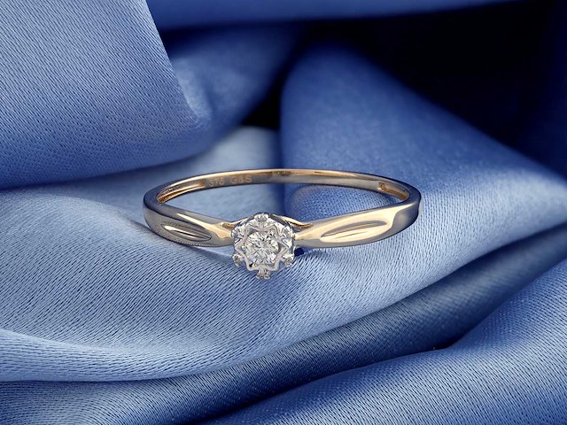 9 kt geelgouden ring met natuurlijke diamant - afbeelding 8 van  8