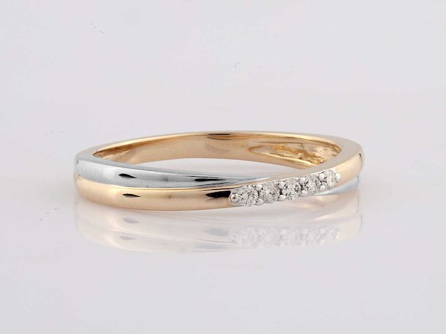 9 kt geelgouden ring met natuurlijke diamant - afbeelding 4 van  7