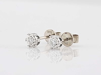 9 kt witgouden oorbel met natuurlijke diamant - afbeelding 2 van  6