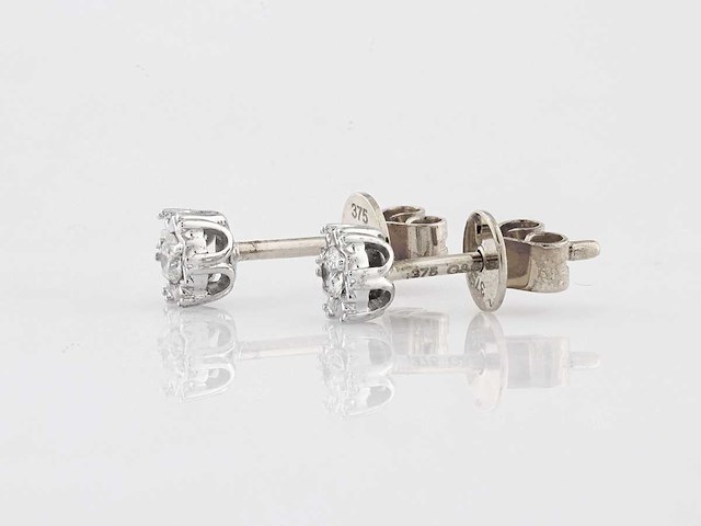 9 kt witgouden oorbel met natuurlijke diamant - afbeelding 3 van  6