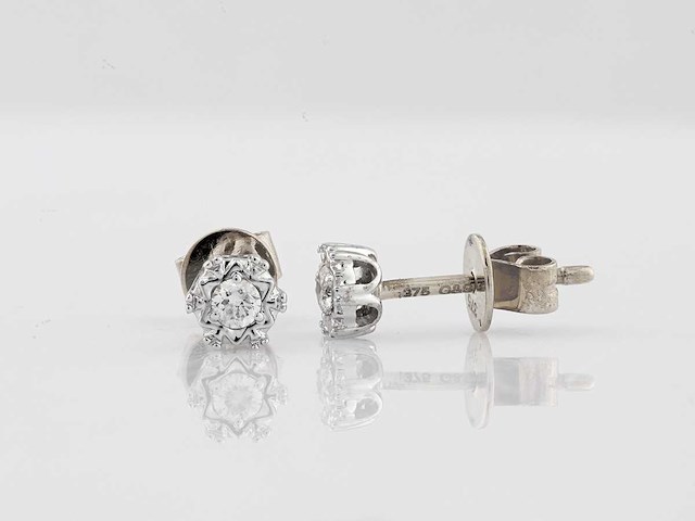 9 kt witgouden oorbel met natuurlijke diamant - afbeelding 4 van  6