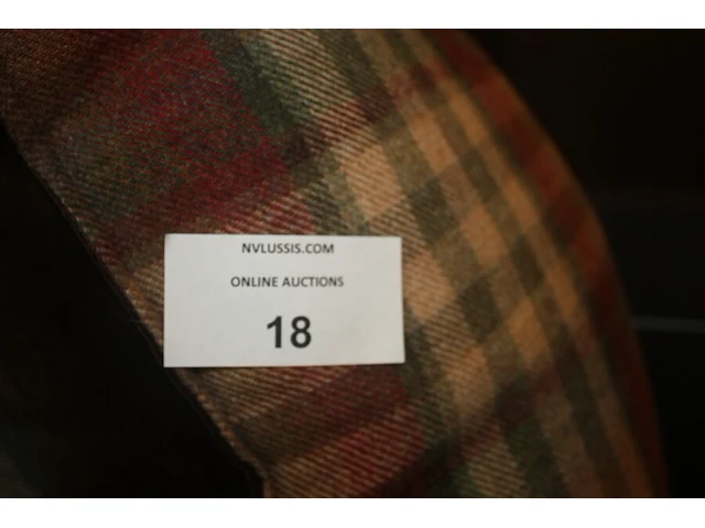 9 kussens: mulberry, manovas, pierre frey, 20 diverse kwasten in verschillende maten, sierbord (71,72,73,74,78) - afbeelding 6 van  6