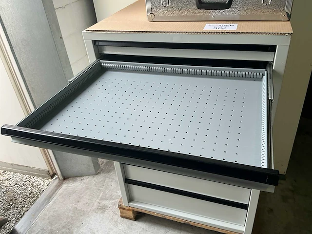 9-laden materiaalkast - afbeelding 4 van  6