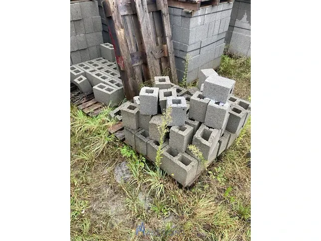 9 palletten betonmetselstenen - afbeelding 3 van  7