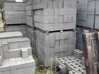9 palletten betonmetselstenen - afbeelding 4 van  7