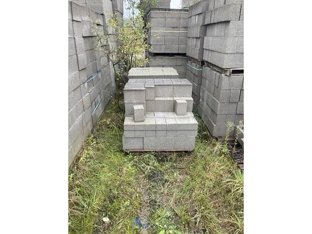 9 palletten betonmetselstenen - afbeelding 5 van  7