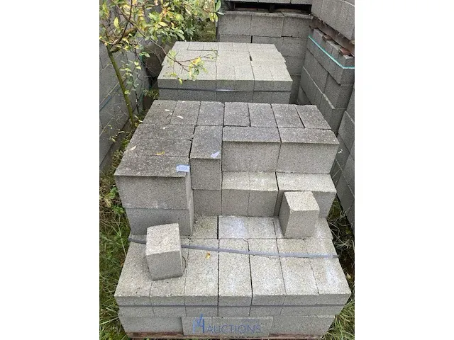 9 palletten betonmetselstenen - afbeelding 6 van  7