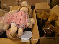 ±9 poppen met houder - afbeelding 1 van  2