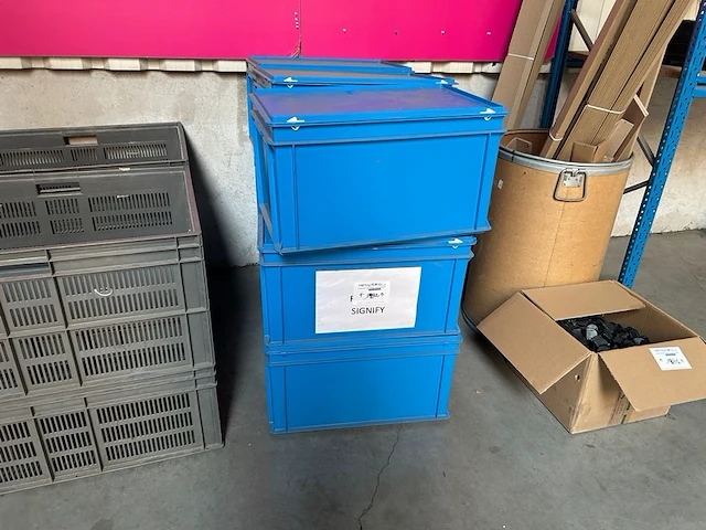 9 pvc curvers met deksel - afbeelding 1 van  3