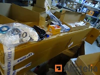 9 sanitair sets (zie foto's) - afbeelding 1 van  9