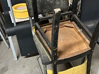 9 stoelen - afbeelding 2 van  4