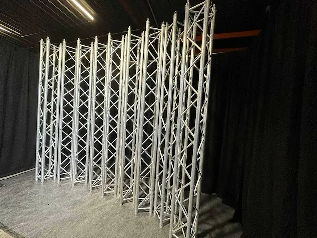 9 x 3m vakwerktype globale bundel f34 - afbeelding 1 van  1
