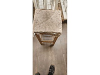 9 x barkruk met dierenhuid