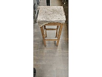 9 x barkruk met dierenhuid - afbeelding 2 van  2