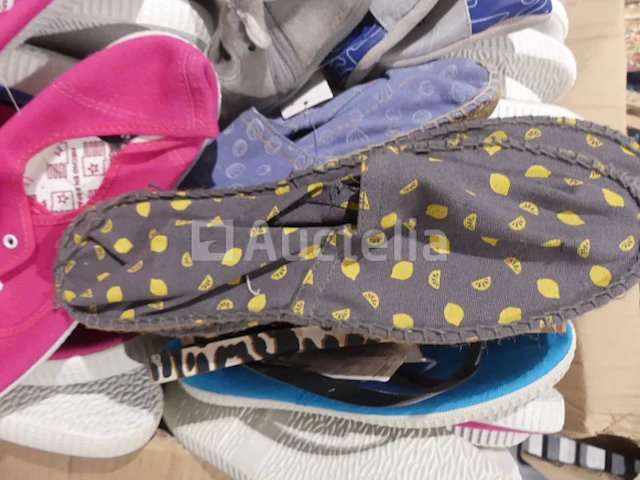 90 paar espadrilles ,baby,diversen,veelkleurig - afbeelding 4 van  6