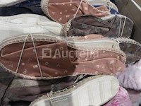 90 paar espadrilles en verschillende veelkleurige - afbeelding 2 van  7