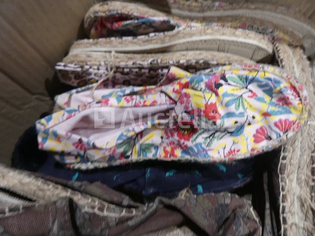 90 paar espadrilles, veelkleurig - afbeelding 7 van  7