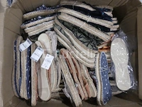 90 paar veelkleurige espadrilles - afbeelding 1 van  6