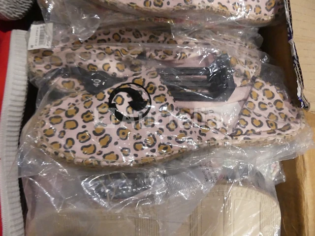 90 paar veelkleurige espadrilles - afbeelding 2 van  6