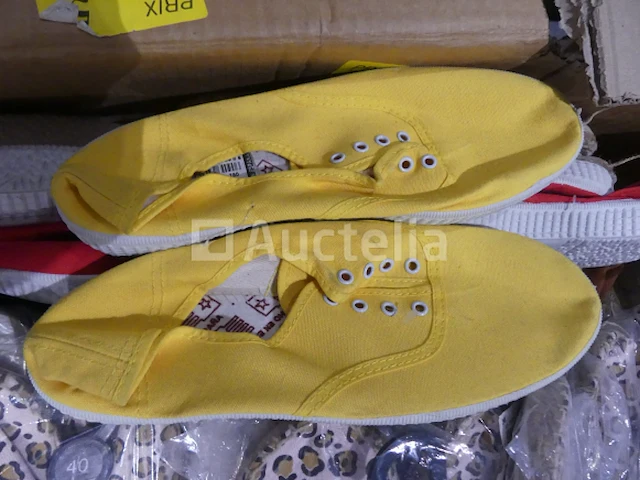 90 paar veelkleurige espadrilles - afbeelding 3 van  6