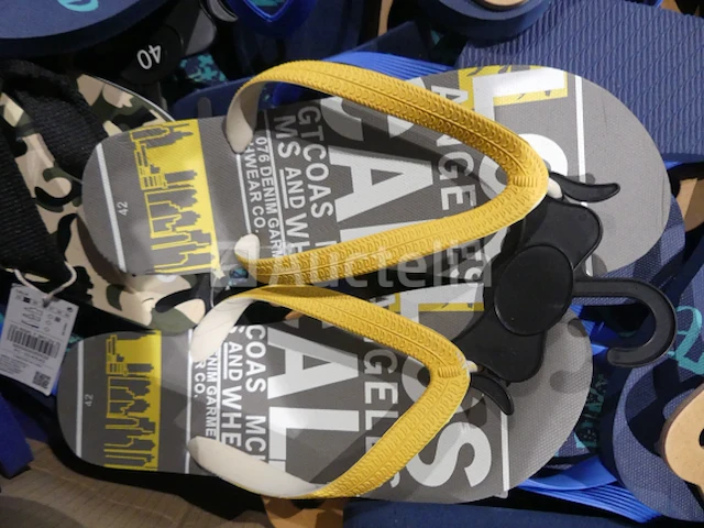90 veelkleurige strandschoenen - afbeelding 3 van  9