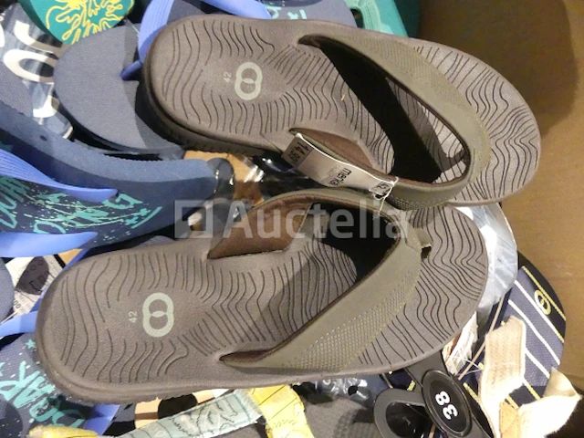 90 veelkleurige strandschoenen - afbeelding 6 van  9