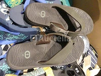 90 veelkleurige strandschoenen - afbeelding 6 van  9
