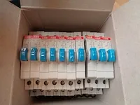 90x drukknop abb - afbeelding 1 van  2