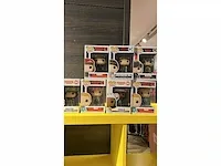 91 stuks diversen merk: stranger things, funko,etc - afbeelding 1 van  2