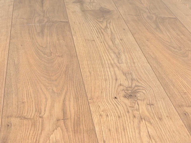 95 m2 laminaat plank - 1285 x 192 x 10 mm - afbeelding 1 van  4