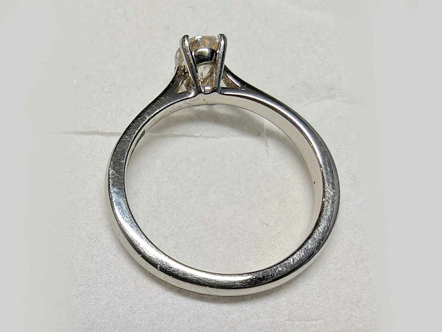 950 platina witte ring met natuurlijke solitare gedolven ovale diamant - afbeelding 2 van  6