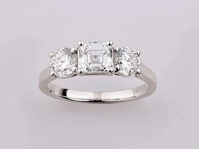950 platinum white ring with 2.0 cts lab grown diamond( size -eu-54) - afbeelding 1 van  9