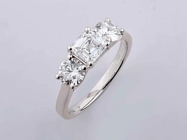 950 platinum white ring with 2.0 cts lab grown diamond( size -eu-54) - afbeelding 2 van  9