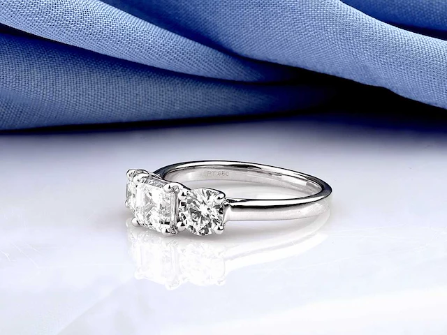950 platinum white ring with 2.0 cts lab grown diamond( size -eu-54) - afbeelding 8 van  9