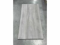97,11 m2 laminaatvloer 8mm - afbeelding 1 van  3