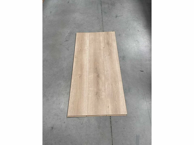 97,78 m² laminaat 8 mm - afbeelding 1 van  2