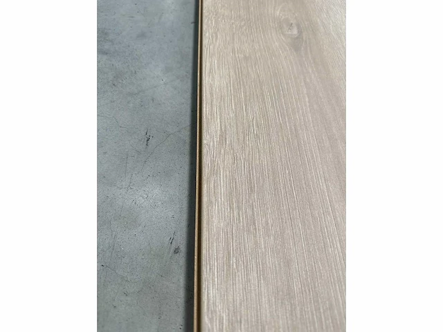 97,78 m² laminaat 8 mm - afbeelding 2 van  2