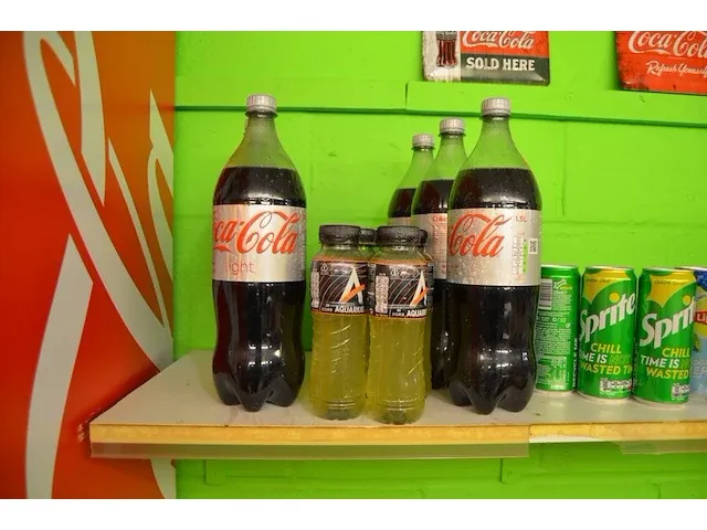 99 fl. coca cola zero 20cl, 208 fl. coca cola 20cl, 4x6 blikjes schweppes agrum 33cl, 4x6 blikjes schweppes tonic 33cl, 2 blikjes lipton green 10cl, 2 blikjes lipton ice tea 10cl, 6 blikjes lipton zero 10cl - afbeelding 3 van  7