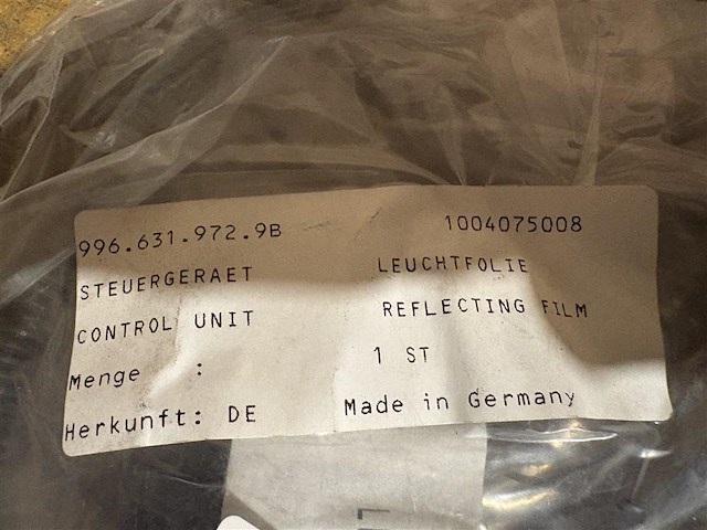 996,631,972,9b - afbeelding 2 van  2