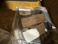 996,631,972,9b - afbeelding 1 van  2