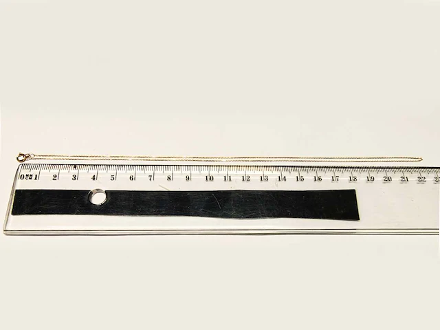 9kt geelgouden diamanten ketting - afbeelding 5 van  8