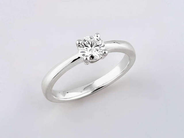 9kt white gold ring with natural diamond - afbeelding 6 van  7