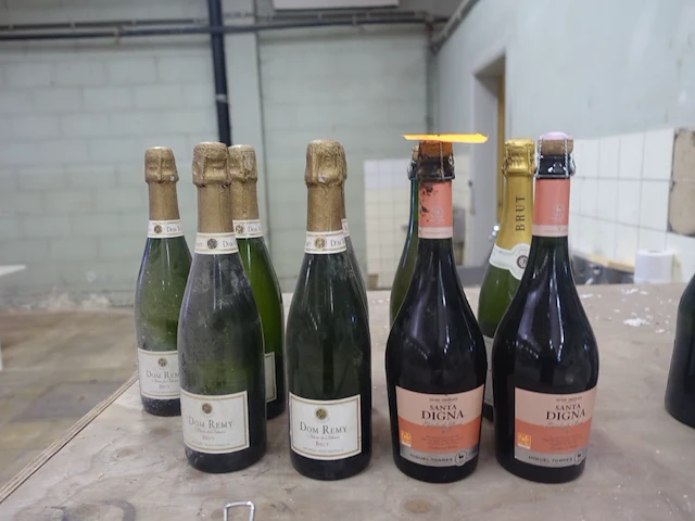 9x diverse alcoholische dranken - afbeelding 1 van  7