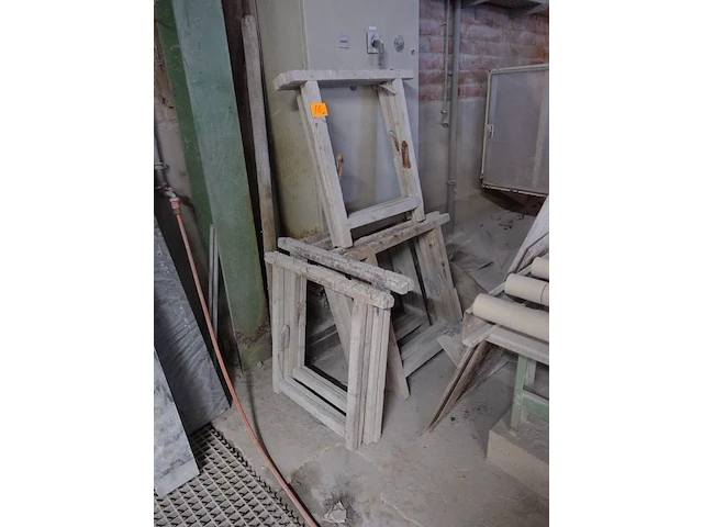 9x houten schraag - afbeelding 1 van  4