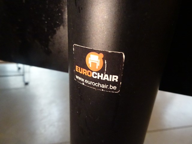 9x inklapbare terrastafel eurochair + 16x tuinstoel + parasol - afbeelding 12 van  15