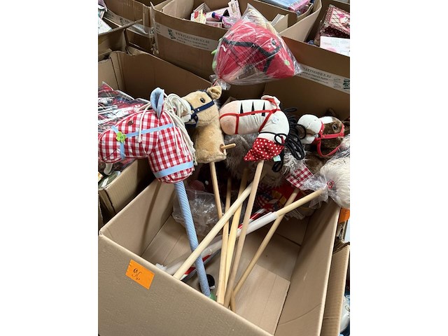 9x paard 2x mammoet - afbeelding 1 van  5