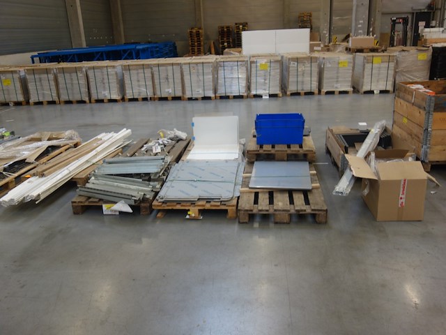 9x pallet diverse ijzerwaren - afbeelding 1 van  13